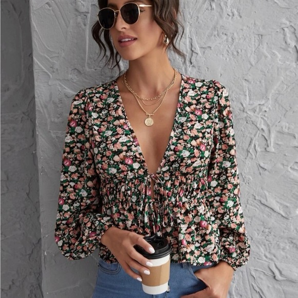 Shein top with tie front detail - Picture 2 of 4